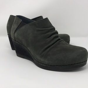 Dansko Sheena Boots Size 38 Stone Grey Nubuck Shoe